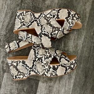 Dolce Vita Lenni Platform Wedge Sandals Snakeskin Print Boho size 10